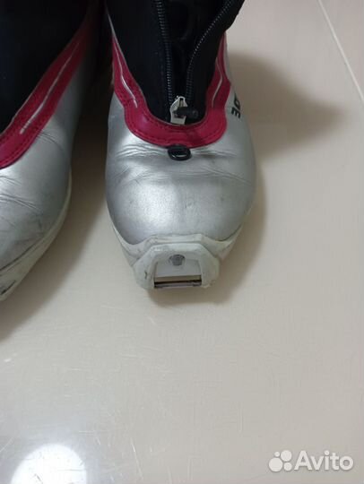 Ботинки лыжные