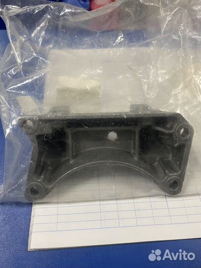 Кронштейн АКПП mercedes A1402421340