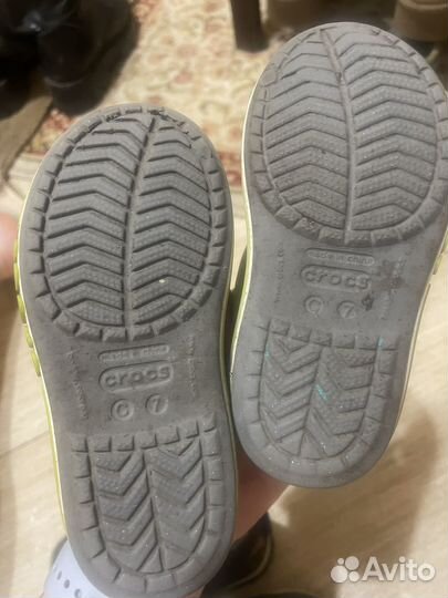 Сандалии crocs