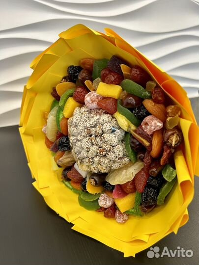 Композиции из сухофруктов букеты,корзины,коробочки