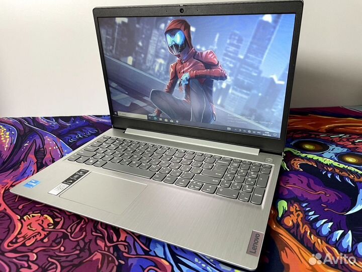 Lenovo Ideapad 3 i3 11th gen 8 gb 256ssd