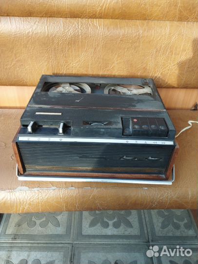 Катушечный магнитофон