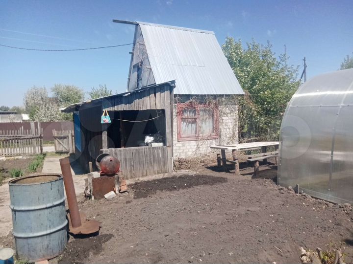 Дом 10 м² на участке 5 сот.