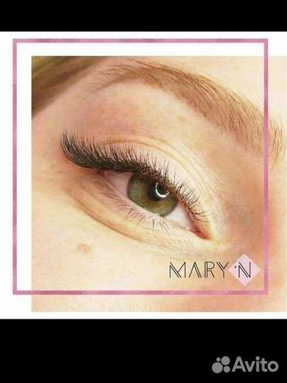 Модель на наращивание ресниц