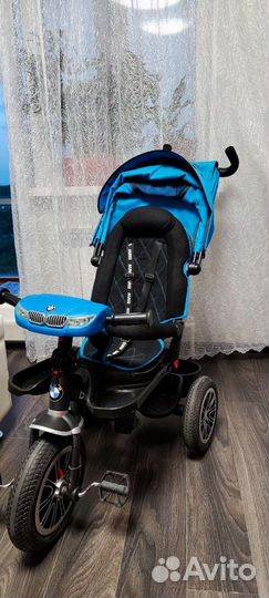 Трехколесный велосипед BMW