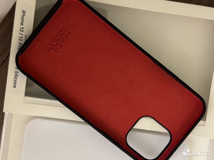 Чехол на iPhone 12