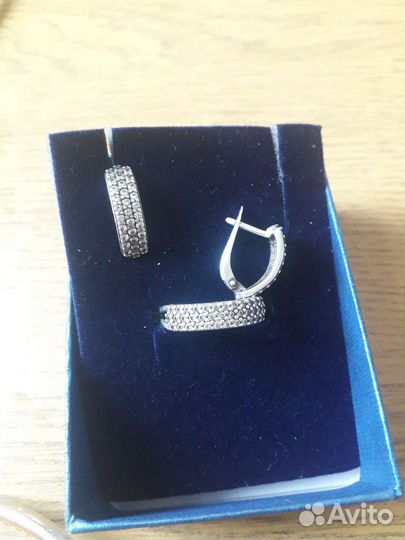 Серебряное кольцо и серьги набор