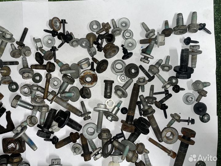 Крепеж (болты) Hummer H3 GMT345