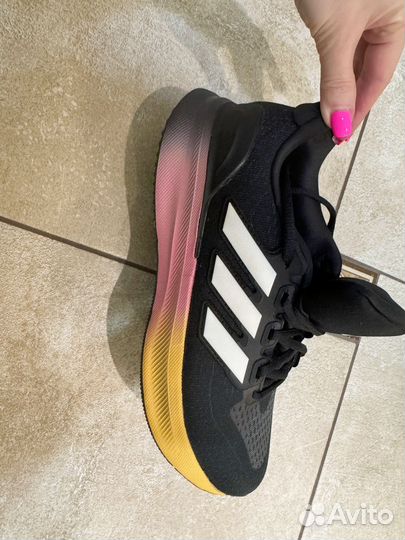 Кроссовки adidas оригинал, новые