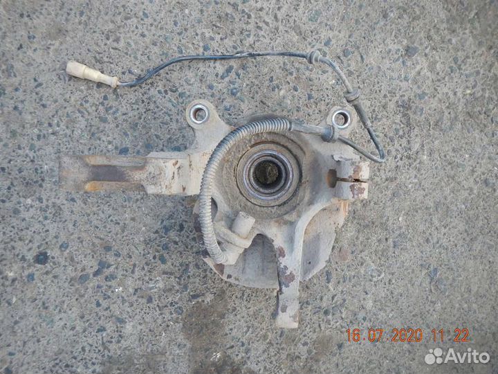 Кулак поворотный передний левый Chevrolet Lacetti