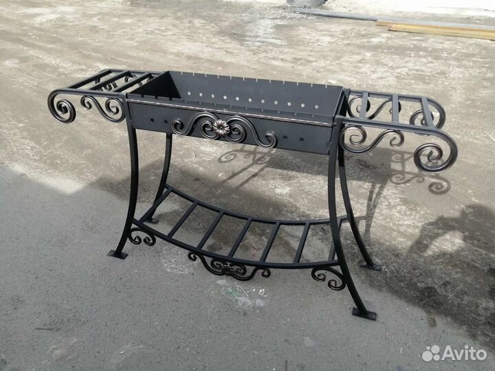 Кованые мангалы с крышей