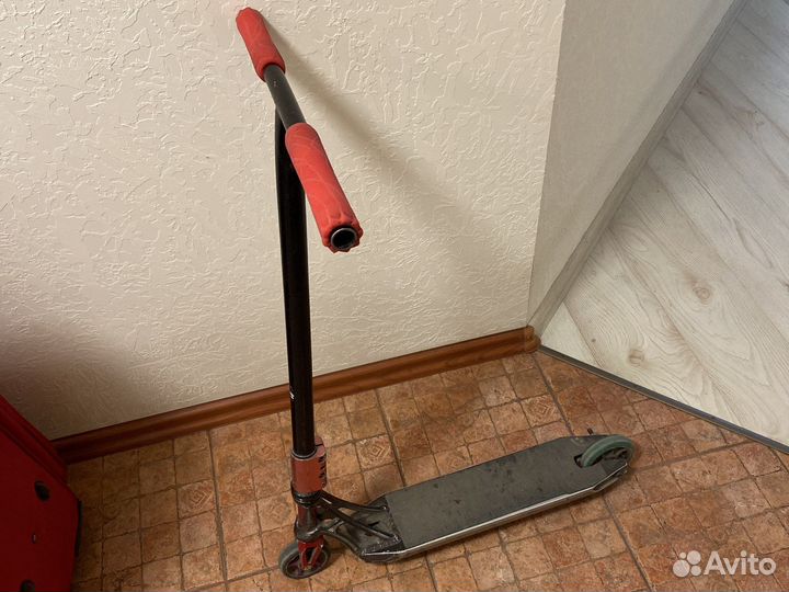 Трюковой самокат парковый