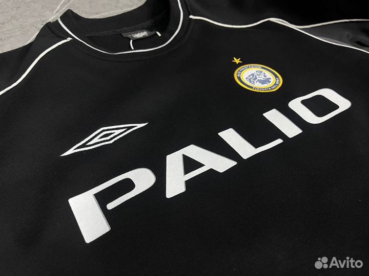 Свитшот Palace x Umbro
