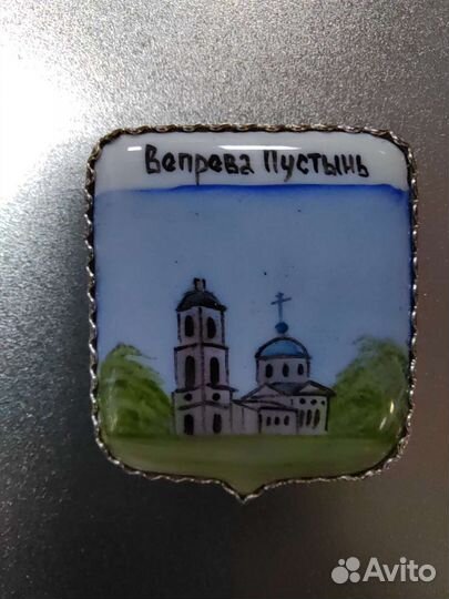 Значки финифть