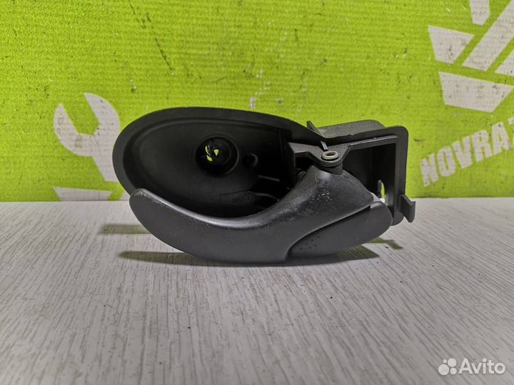 Ручка двери внутренняя правая Форд Фокус 1