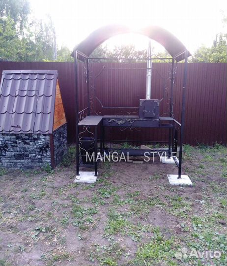 Мангал с крышей