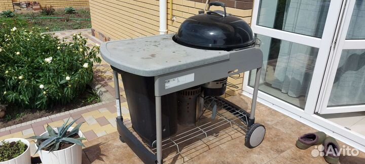 Угольный гриль weber Performer