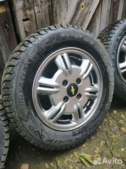 Колеса 195/65/15 на литье 4х114.3 можно раздельно