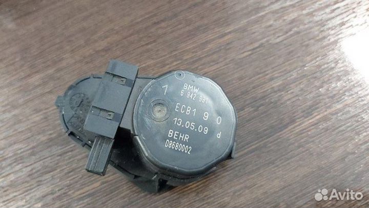 Сервопривод заслонок печки Bmw 520D E60 N47 2009