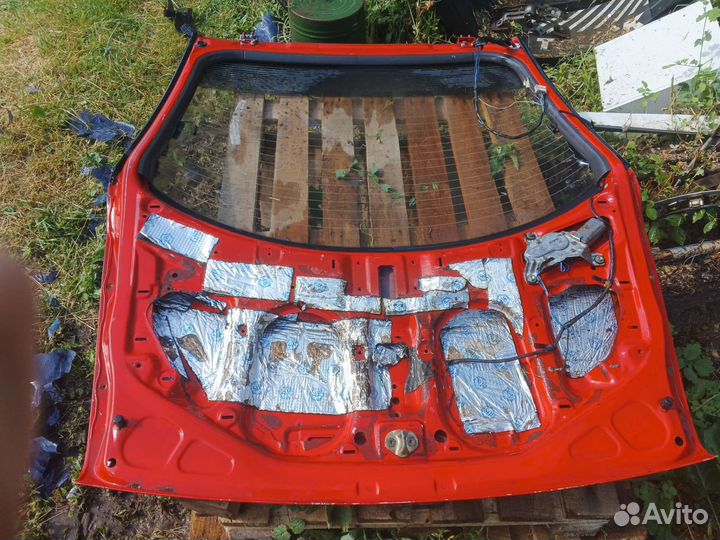 Крышка багажника на митсубиси 3000джити