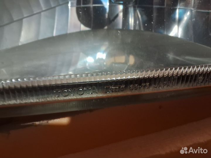 Фара правая тойота сурф 185