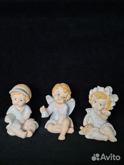 Статуэтки ангелы и малыши