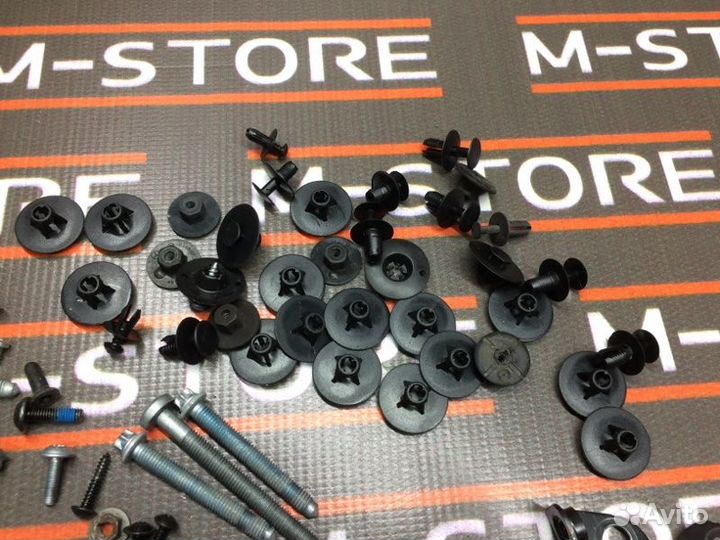 Болты и гайки салона Mercedes-Benz S-Class W221