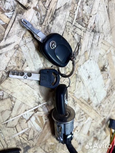 Замок зажигания Renault Symbol 1 Clio Symbol