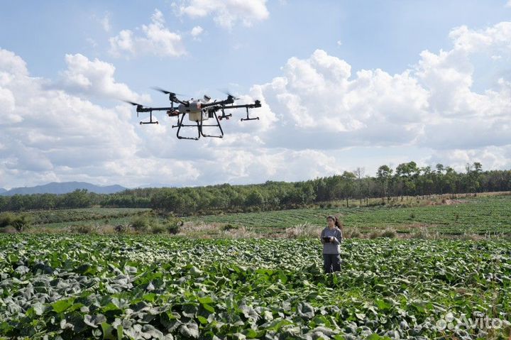 Опрыскивание полей дроном