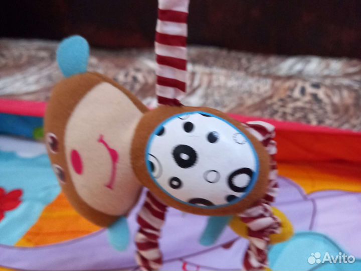 Развивающий музыкальный коврик tiny love