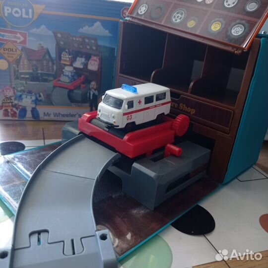 Детские игрушки гараж для машинок