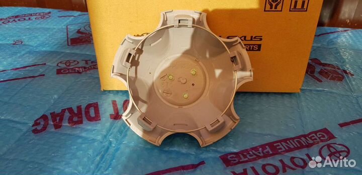 Колпак колесного диска Toyota Land Cruiser