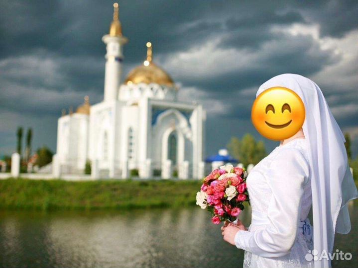 Платье на никах