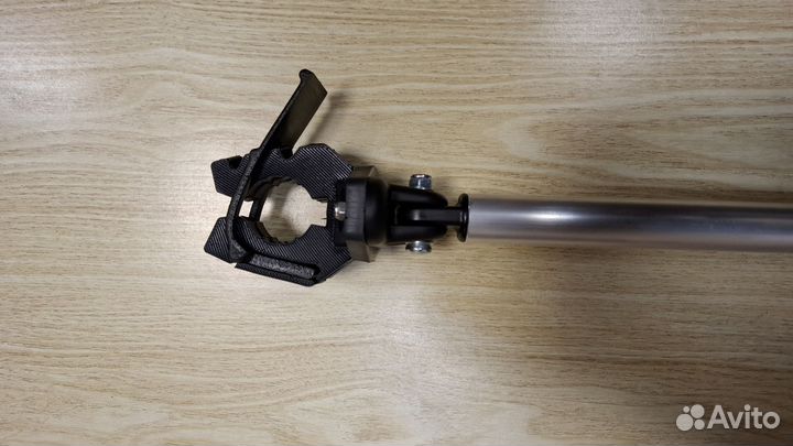 Держатель штанги носового электромотора