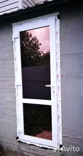 Дверь из пвх входная