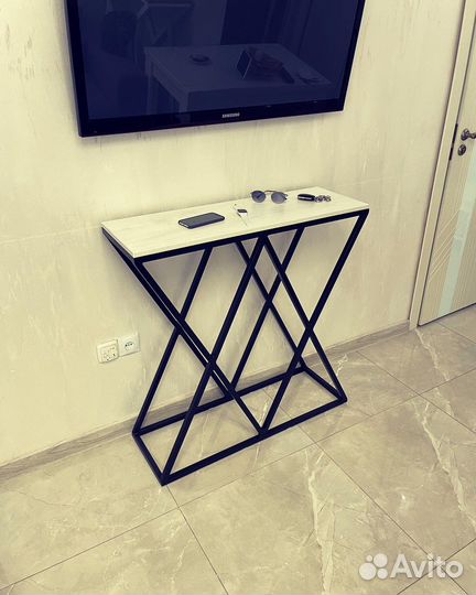 Консольный стол