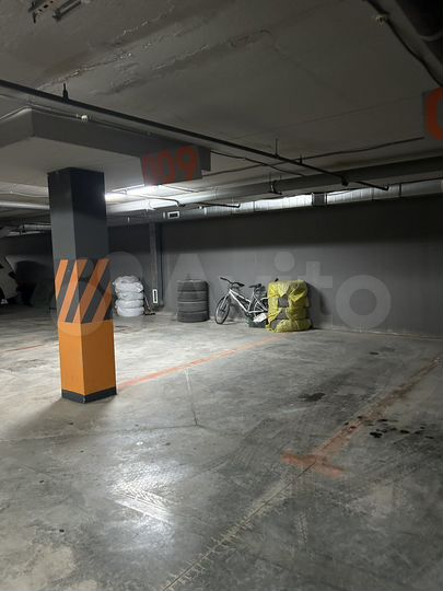 Машиноместо, 14 м²