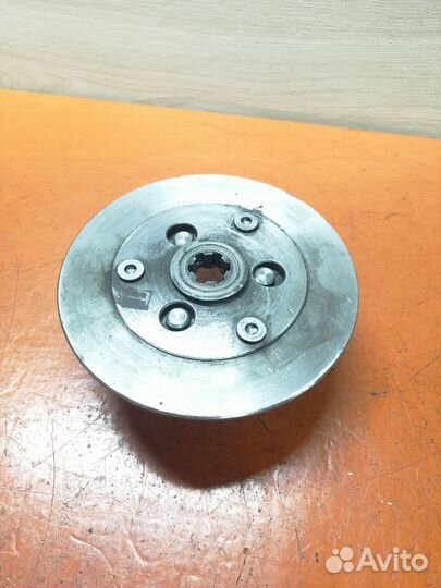 Столик корзины Сцепления Ява Старушка