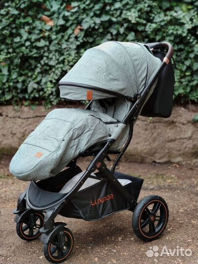 Прогулочная коляска Luxmom 609 зелёная