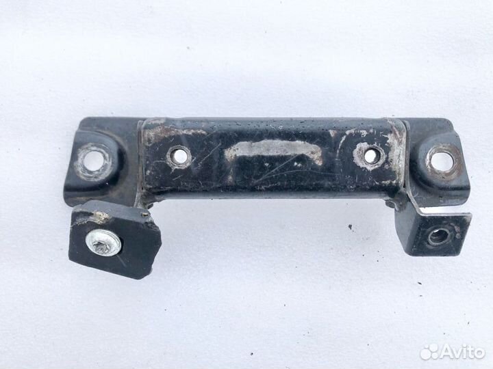 Suzuki RF 400 кронштейн топливного бака