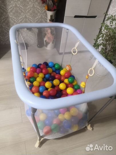 Манеж с сухим бассейном