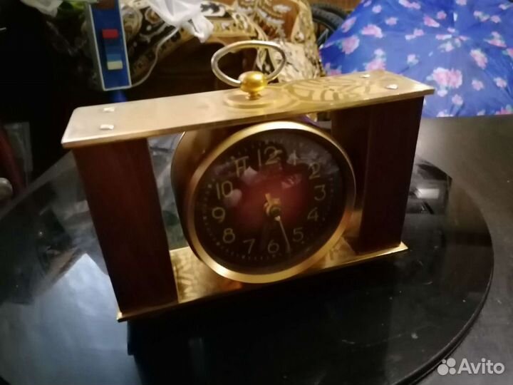 Часы настольные 