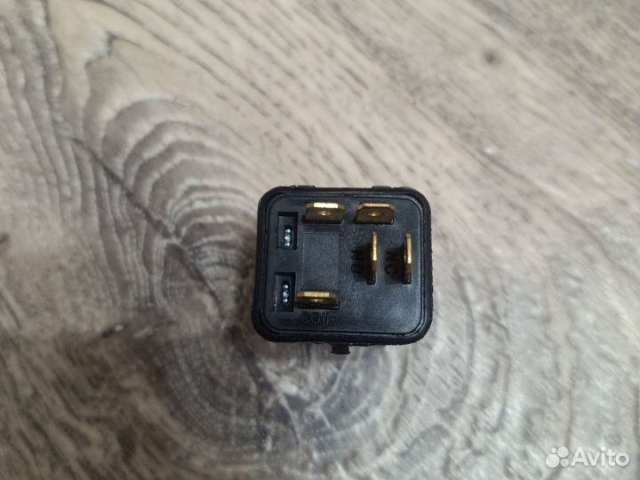 Реле пятиконтактное Opel Frontera A