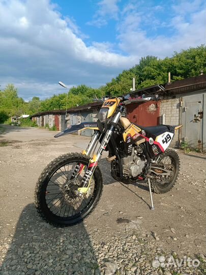 Avantis 250 Enduro limited edition