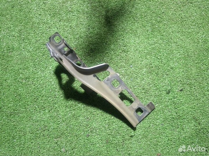Петля капота правая Opel Zafira B