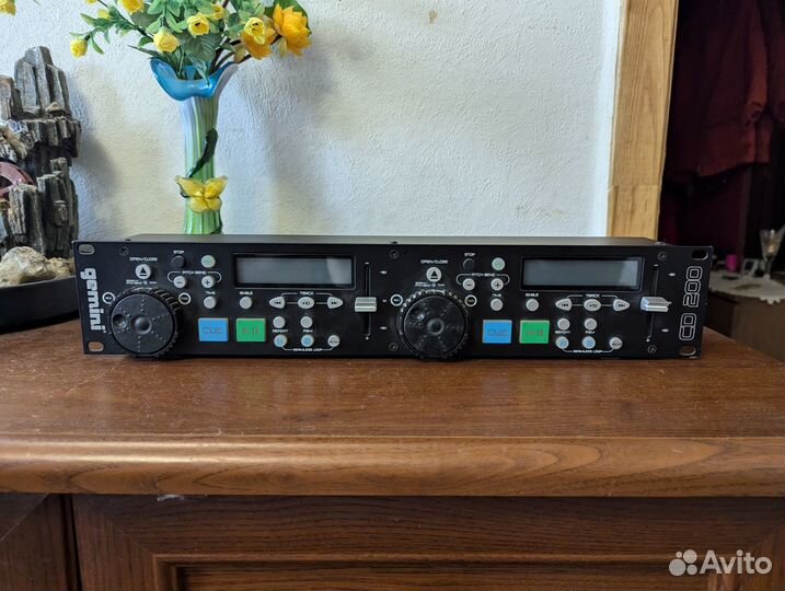 CD плеер Gemini CD 200