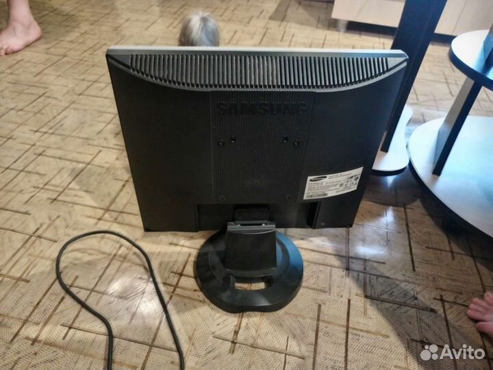 Монитор Samsung syncmaster 720 n