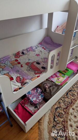 Двухъярусная кровать
