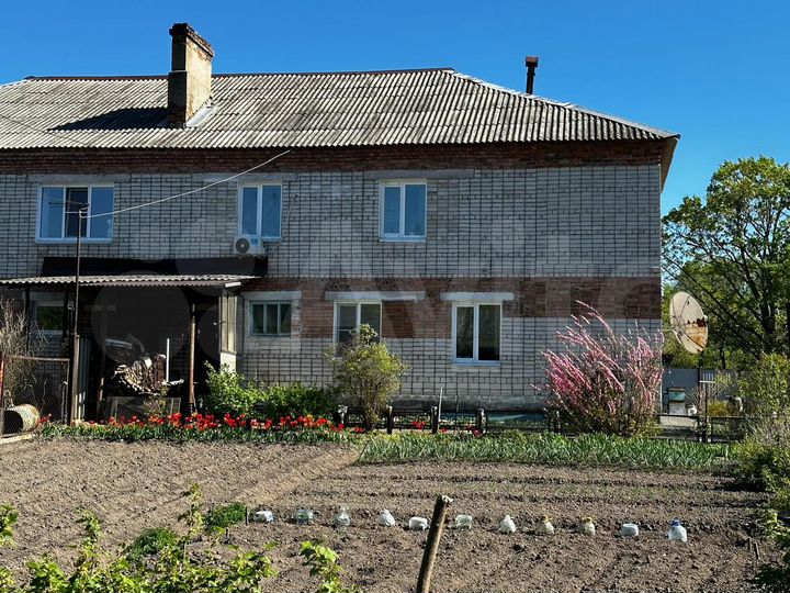 Коттедж 254,8 м² на участке 19 сот.