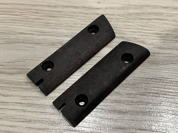 Накладки и болты на чеха